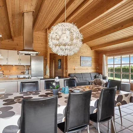 Stunning In With Kitchen Nyaraló *