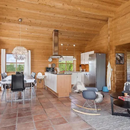 Nyaraló Stunning In With Kitchen