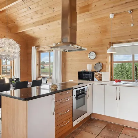 Stunning In With Kitchen Nyaraló *