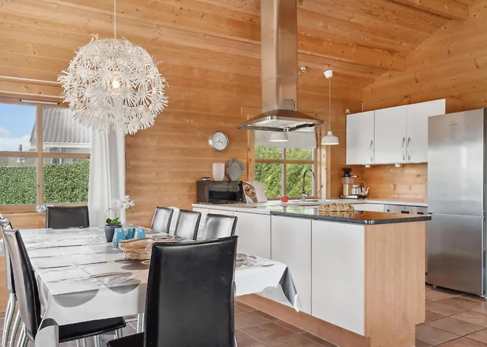 Stunning In With Kitchen Дом отдыха